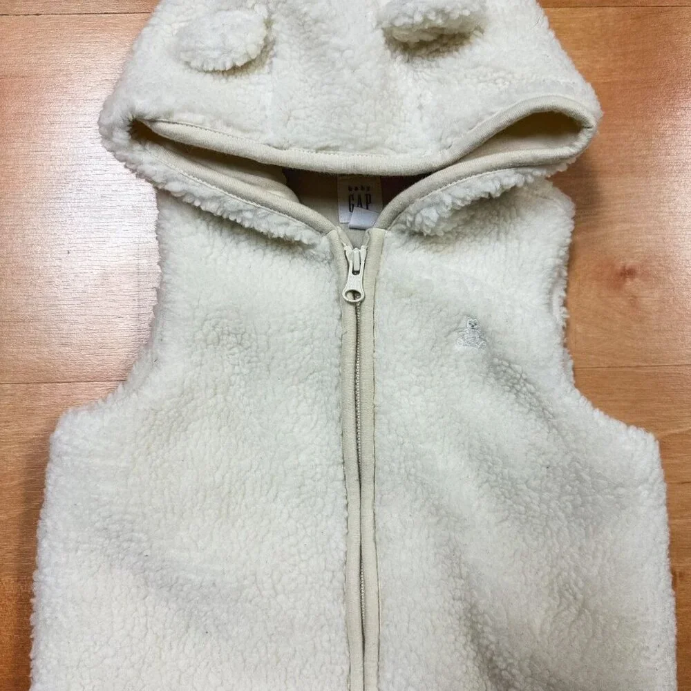 Baby Gap Baby Girl White Sherpa Bear Vest Size 6-12M